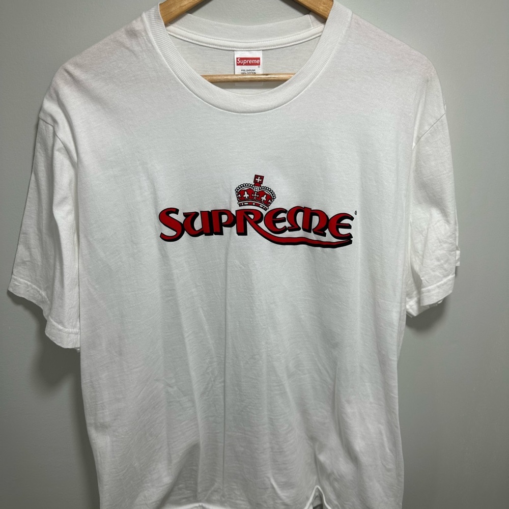 Supreme tshirt